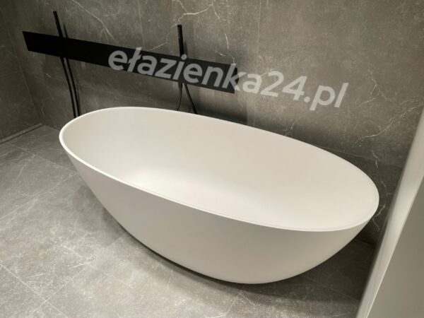 Wanna wolnostojąca Marmorin Wika mat – nowoczesny minimalizm w szarej łazience u Pana Dariusza z Warszawy, ełazienka24.pl