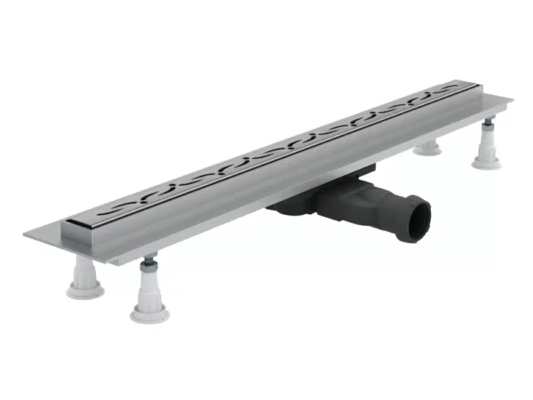 Srebrny aluminiowy odpływ liniowy Schedline Slight Line Stamp z ozdobną perforowaną maskownicą we wzory fal, zamontowany na regulowanych nóżkach.