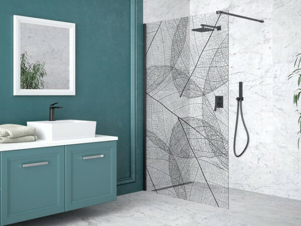 aranżacja łazienki z czarną kabiną walk-in besco leafy black